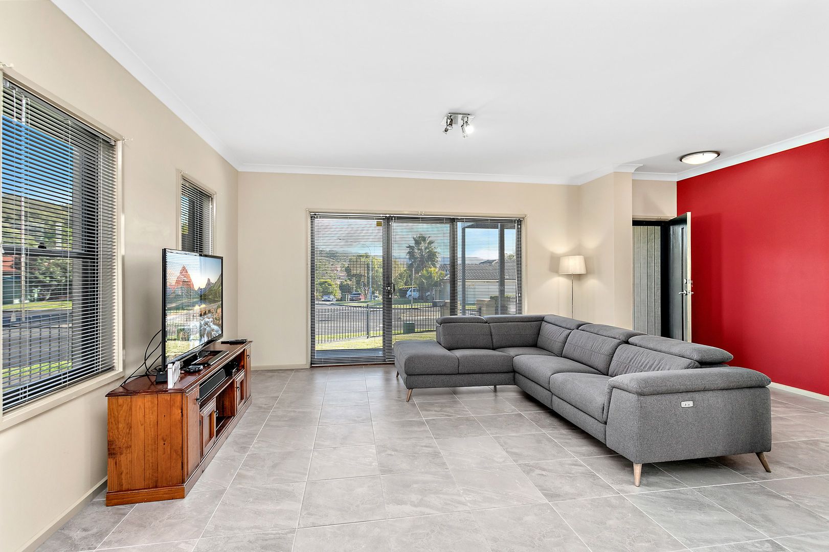 193 Ashburton Drive, Albion Park NSW 2527, Image 1