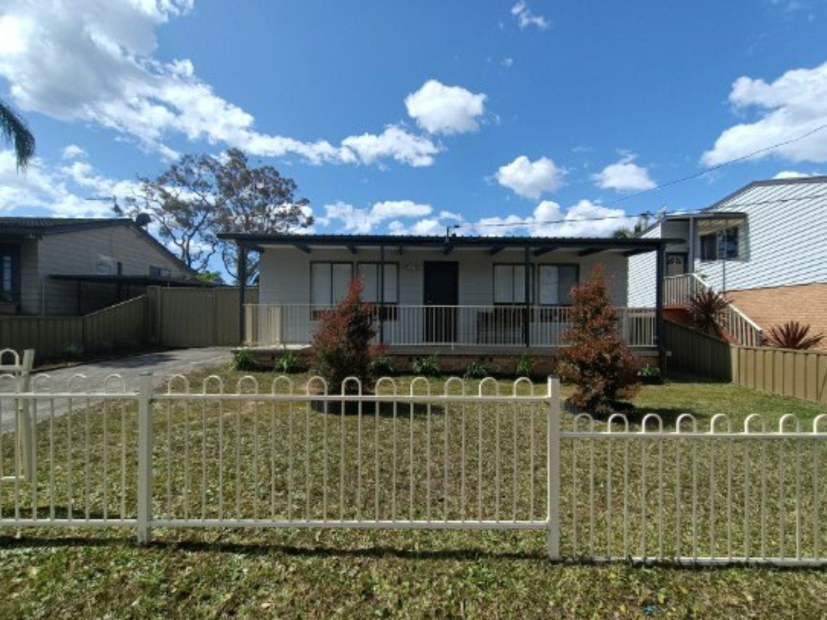 2 bedrooms House in 27 Kawana Avenue BLUE HAVEN NSW, 2262