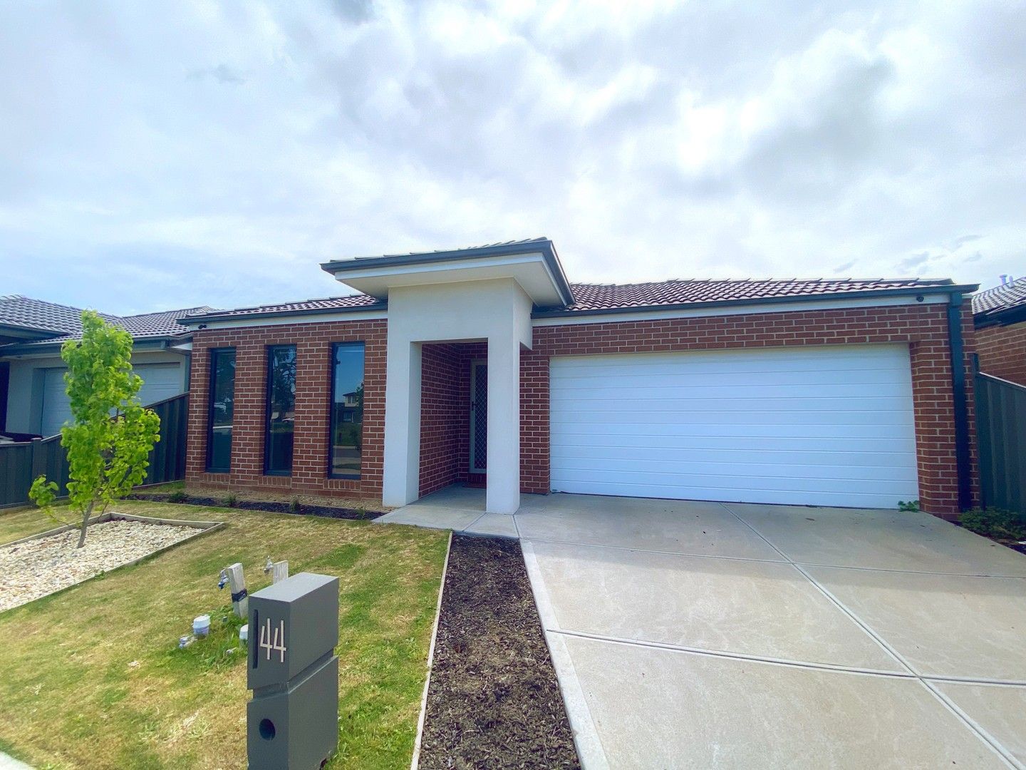 3 bedrooms House in 44 Bullion Avenue WOLLERT VIC, 3750