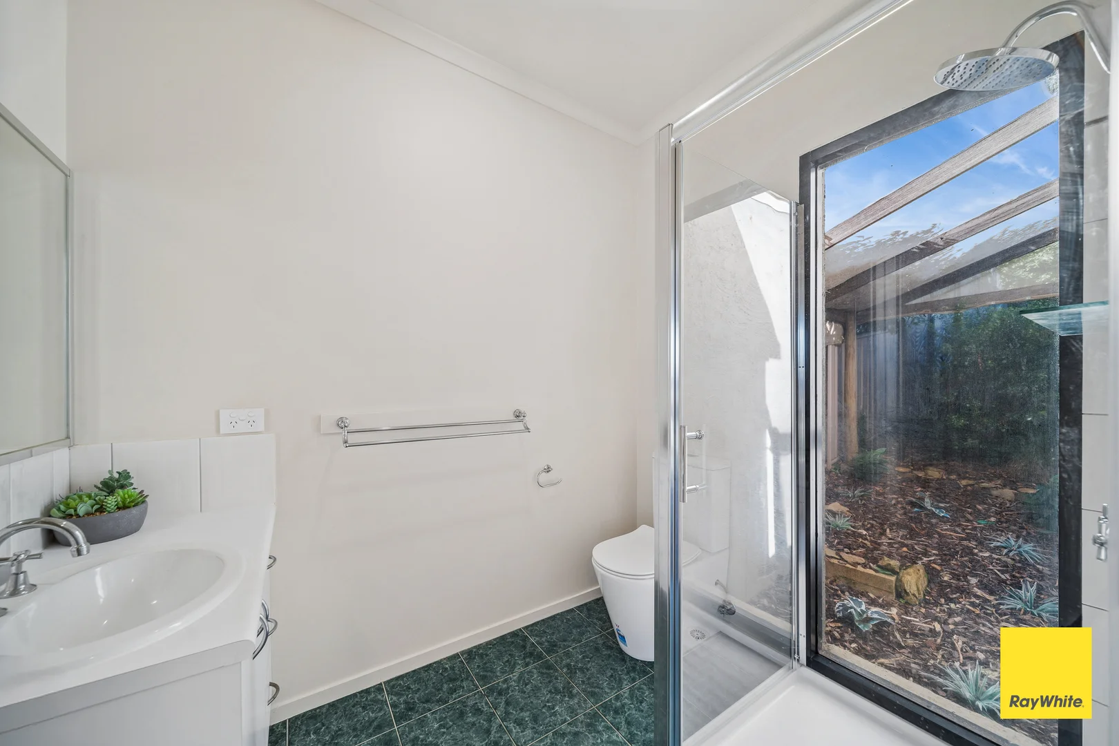 Additional image 15 of 43 Broad Parade, Spring Gully VIC 3550