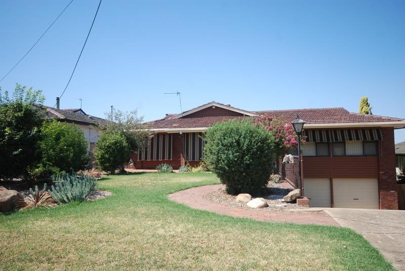 5 bedrooms House in 23 Panorama Street KOORINGAL NSW, 2650