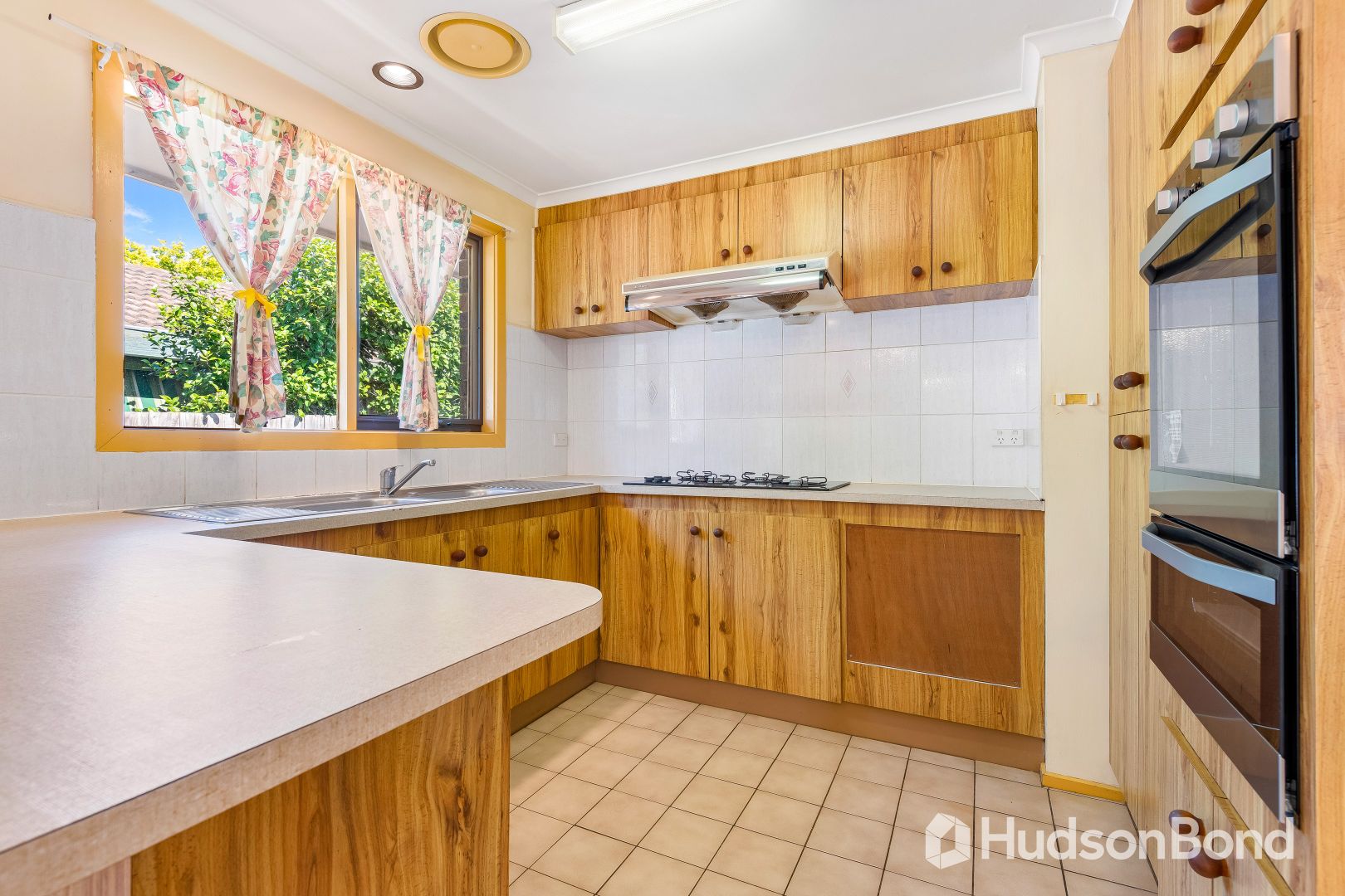 2/5 Kirton Court, Doncaster VIC 3108, Image 2