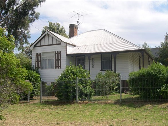 22 Young Street, Grenfell NSW 2810