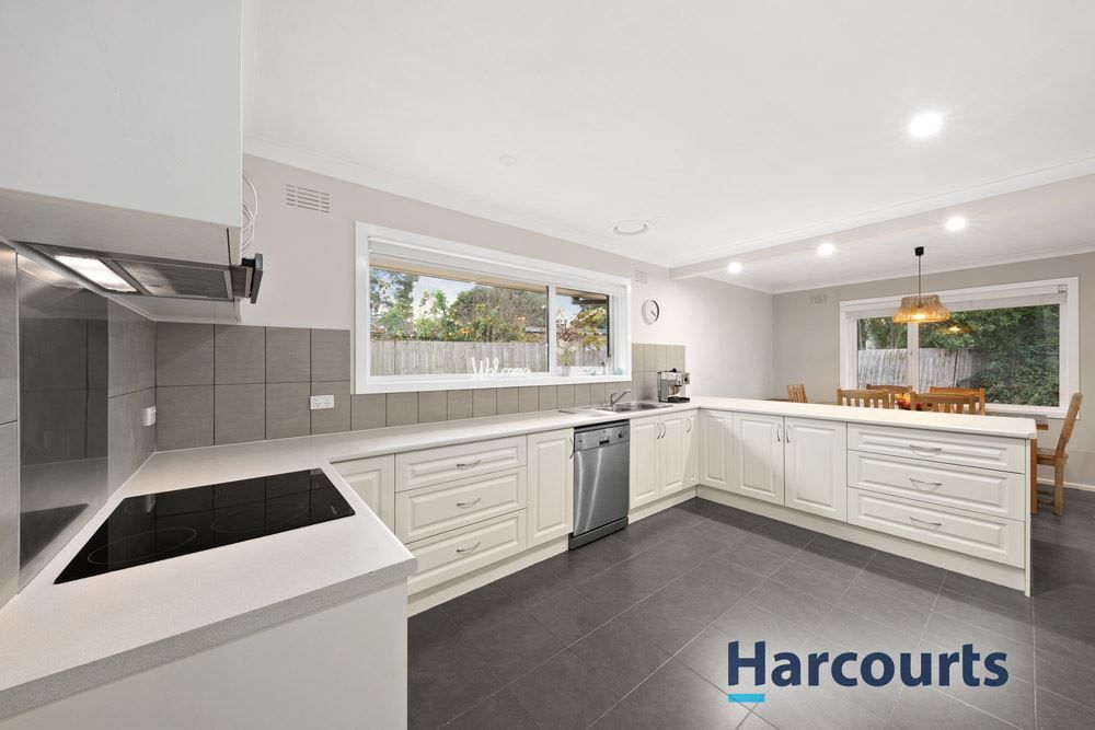 4 Barry Court, Scoresby VIC 3179, Image 2