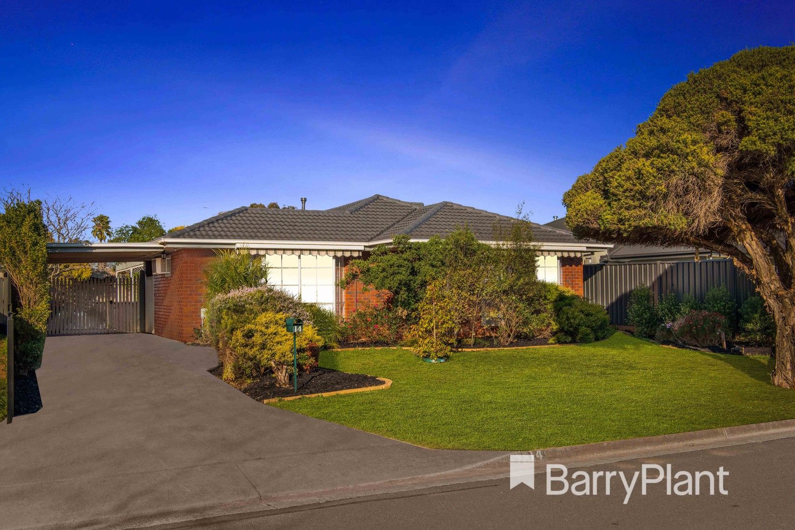 3 bedrooms House in 14 Thoroughbred Avenue WERRIBEE VIC, 3030
