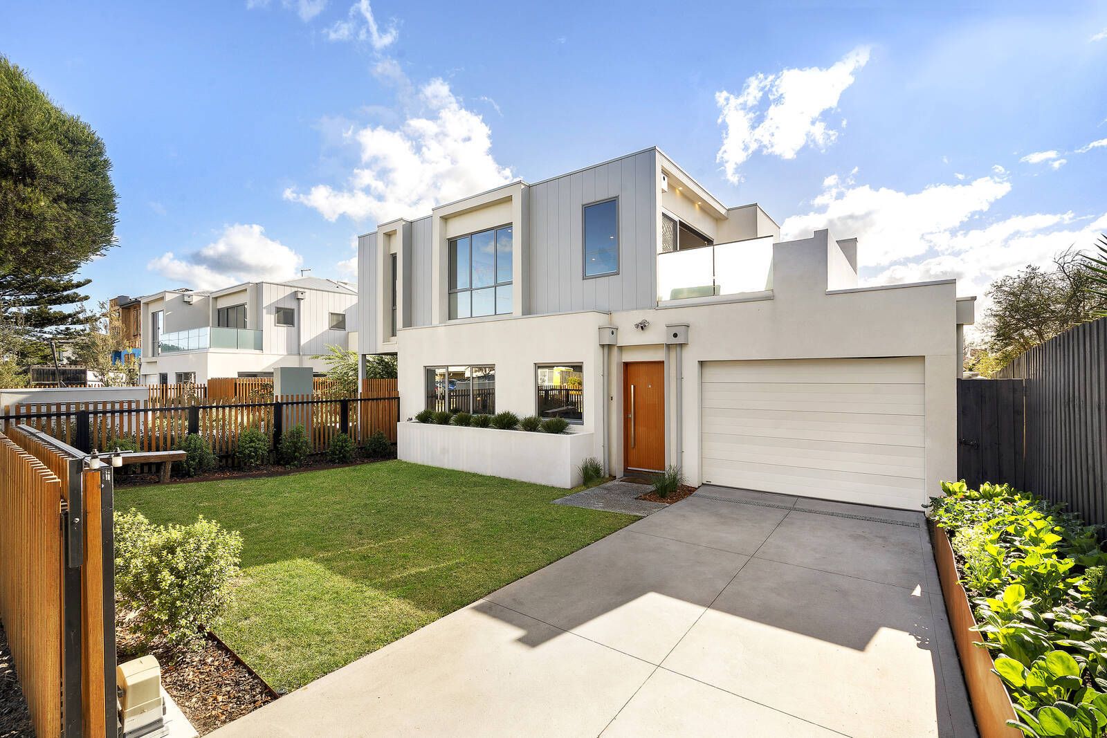 3 bedrooms Townhouse in 10/19 Northcliffe Road EDITHVALE VIC, 3196
