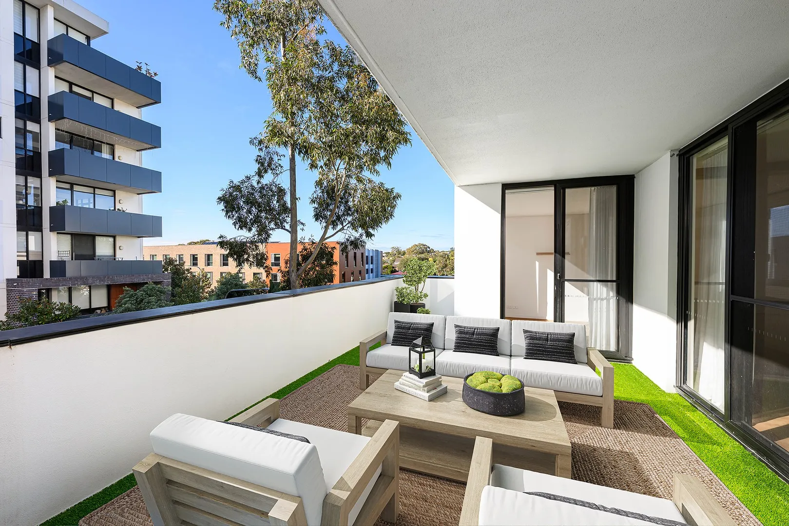 Courtyard Apartment in Clemton Park Village, Campsie