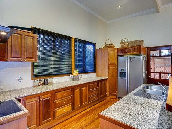 4 Woodmere Street, Ferny Hills QLD 4055, Image 2