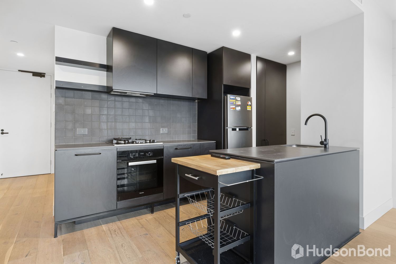 2 bedrooms Apartment / Unit / Flat in 701/1 Porter Street HAWTHORN EAST VIC, 3123