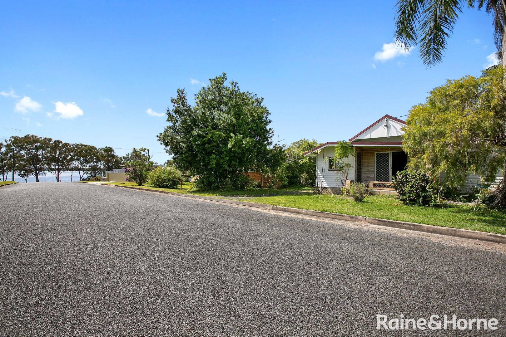 20 Whiting Street, Tin Can Bay QLD 4580