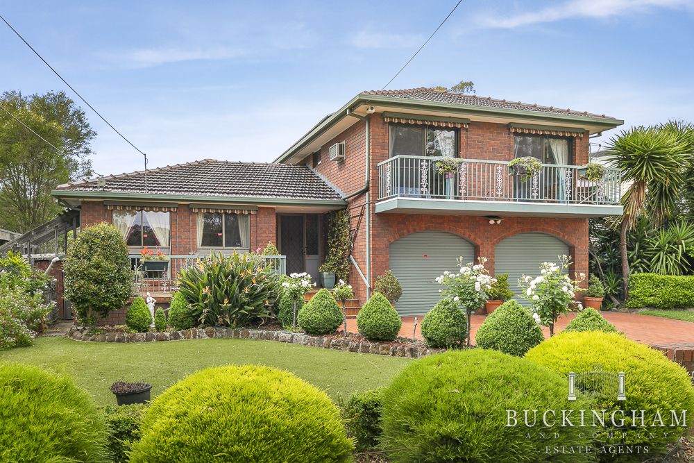 3 bedrooms House in 148 Grand Boulevard MONTMORENCY VIC, 3094