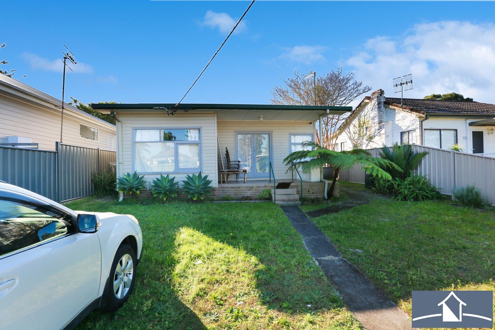 2 bedrooms House in 77 Uligandi Street ETTALONG BEACH NSW, 2257