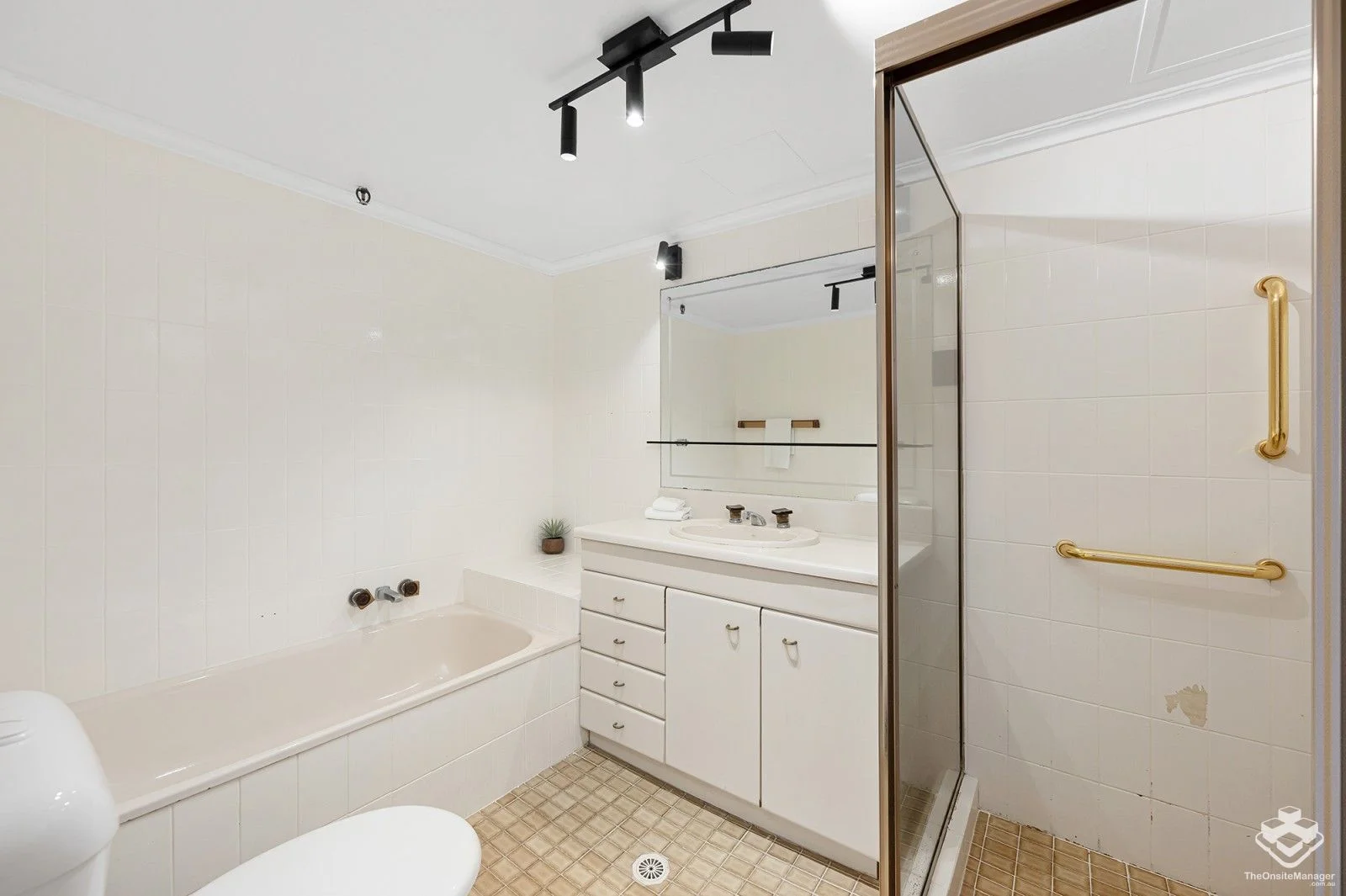 Additional image 7 of ID:21153026/4-12 Old Burleigh Road, Surfers Paradise QLD 4217