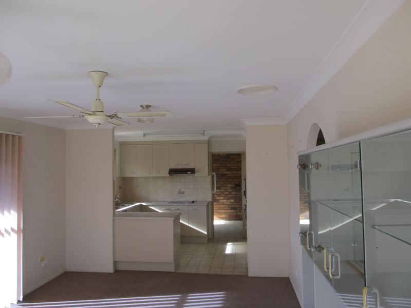 6 Carl Court, Banksia Beach QLD 4507, Image 2