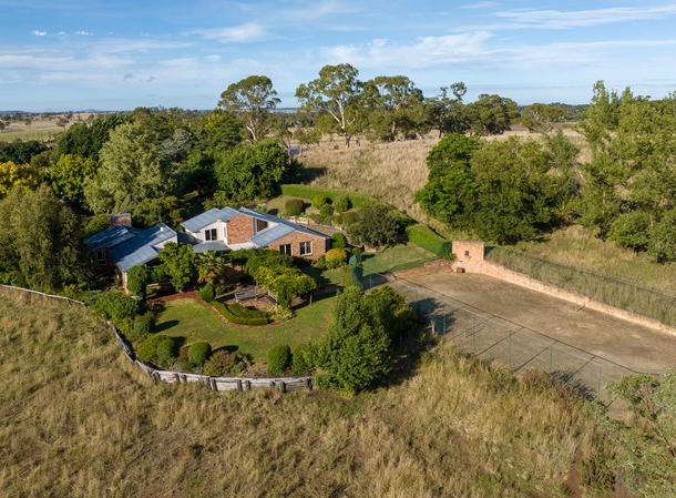 240 Bundarra Road, Armidale NSW 2350