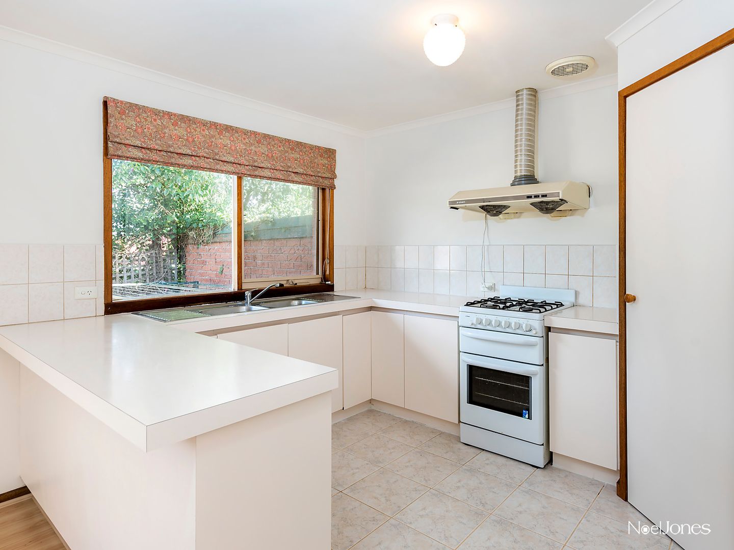 2/379 Middleborough Road, Box Hill VIC 3128, Image 2