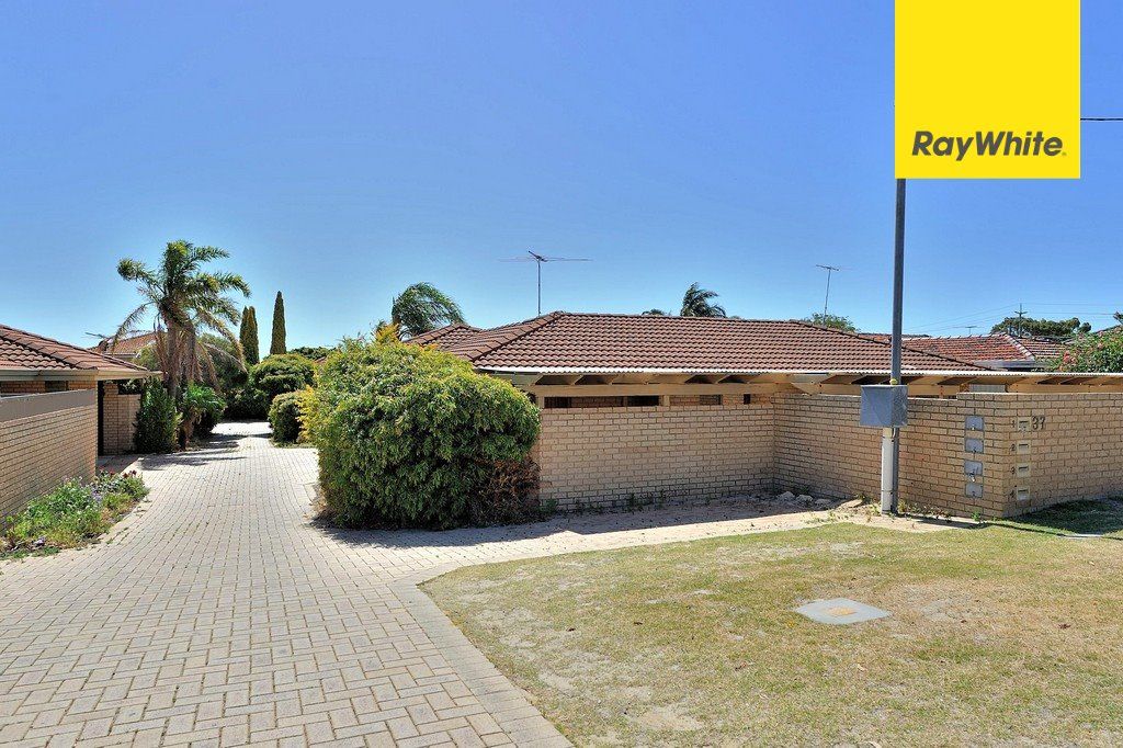 2 bedrooms Villa in 4/37 Collier Avenue BALCATTA WA, 6021