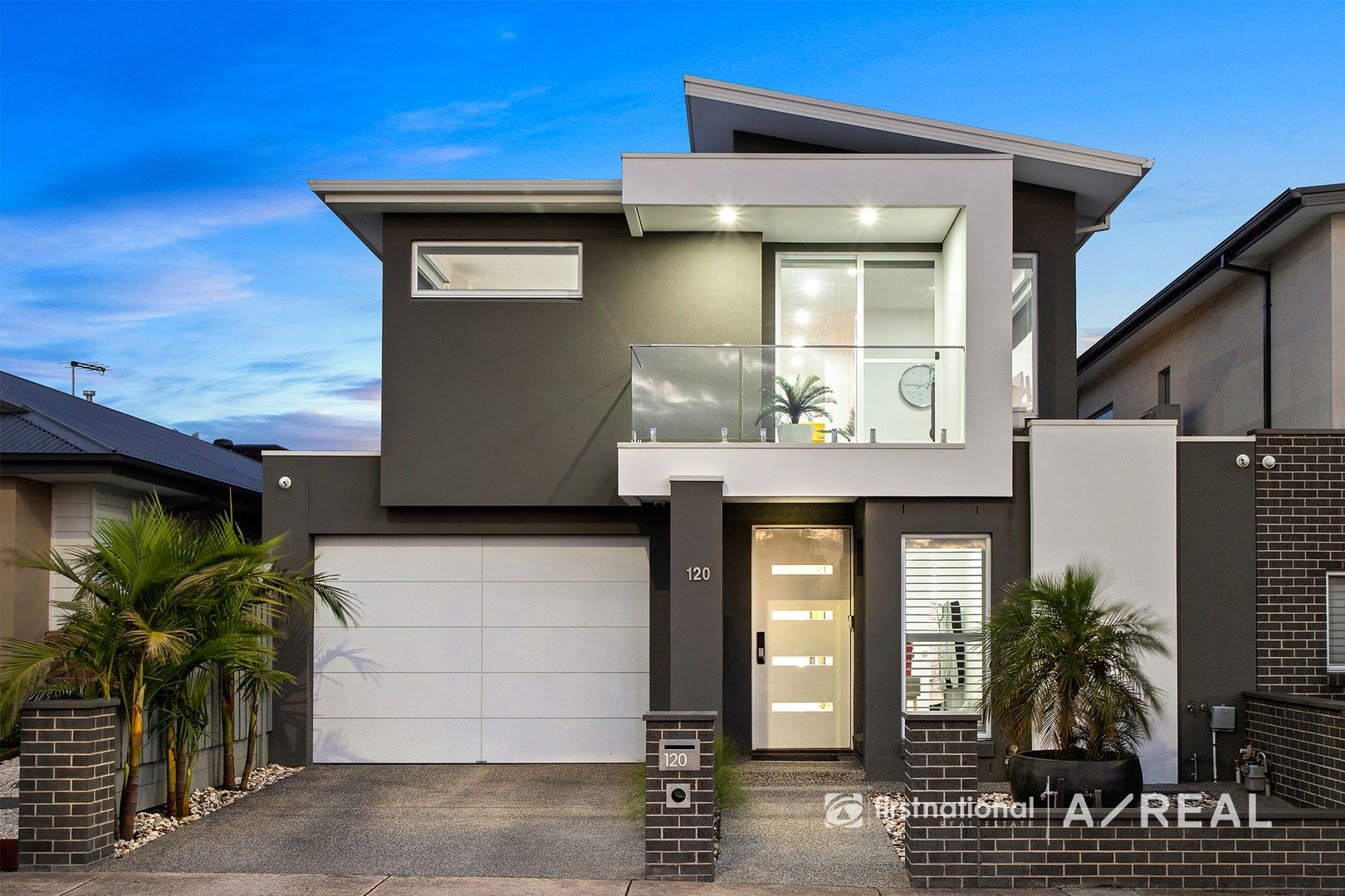 5 bedrooms House in 120 The Parade WOLLERT VIC, 3750