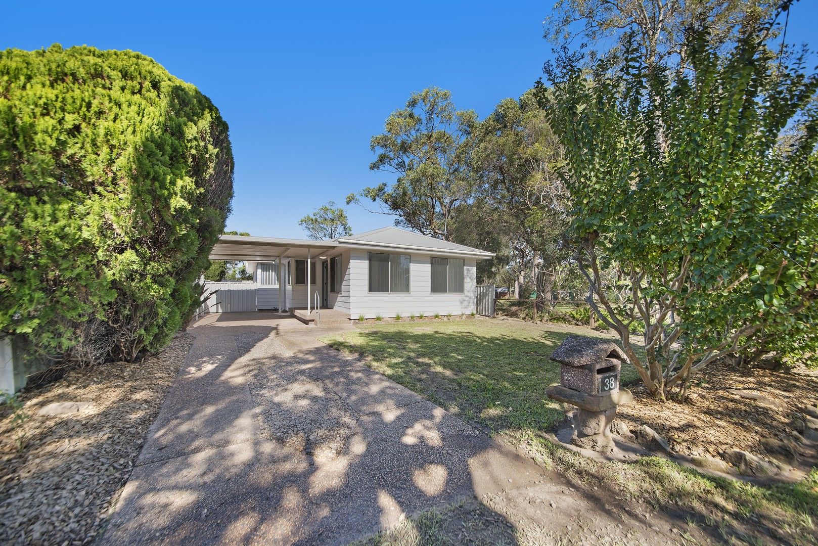 4 bedrooms House in 38 Pozieres Avenue UMINA BEACH NSW, 2257