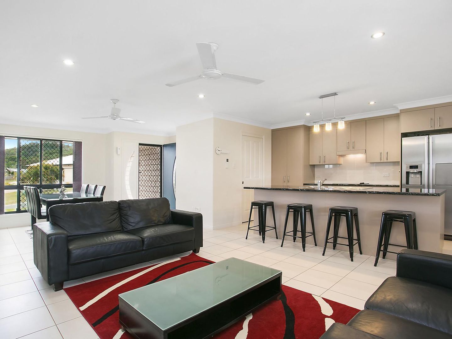 2 Cove Court, Rosslyn QLD 4703, Image 1