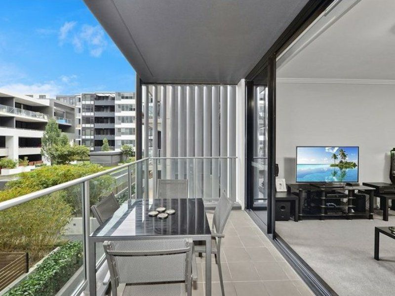 1 bedrooms Apartment / Unit / Flat in 701/3 Waterways Street WENTWORTH POINT NSW, 2127