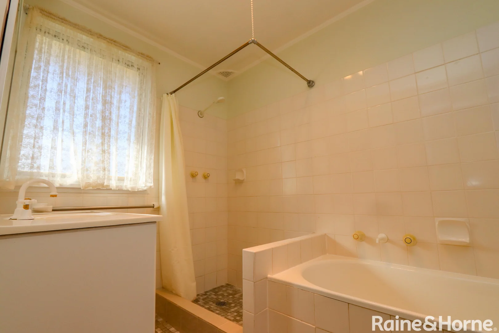 Additional image 3 of 2 Bassett Drive, West Bathurst NSW 2795