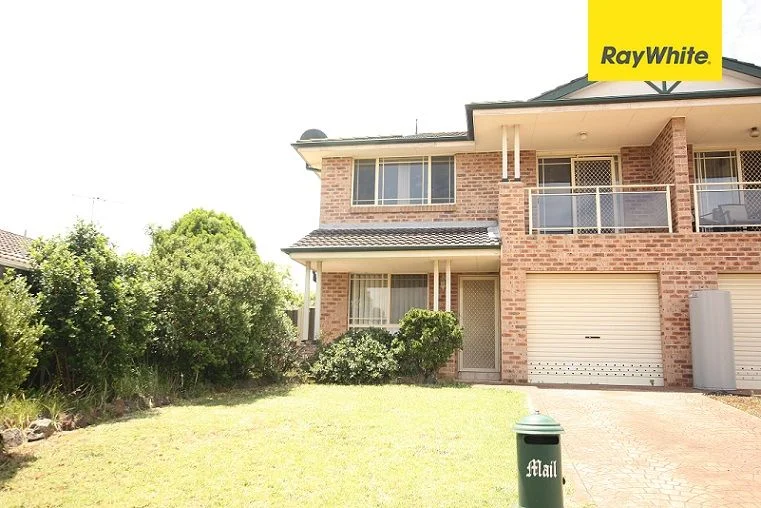 1/8 Owen Stanley Road, Glenfield NSW 2167