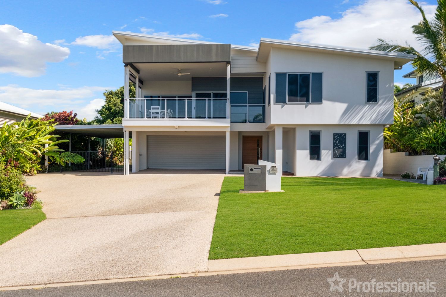 38 Paradise Way, Emu Park QLD 4710, Image 2