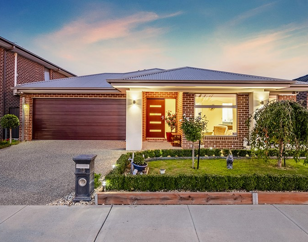 18 Bellhaven Circuit, Clyde North VIC 3978