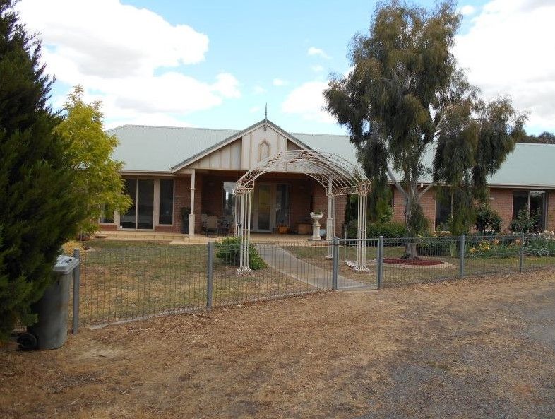 46 Sharpes Road, Miners Rest VIC 3352
