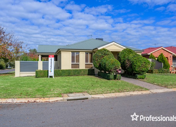 18 Ambrose Crescent, West Wodonga VIC 3690