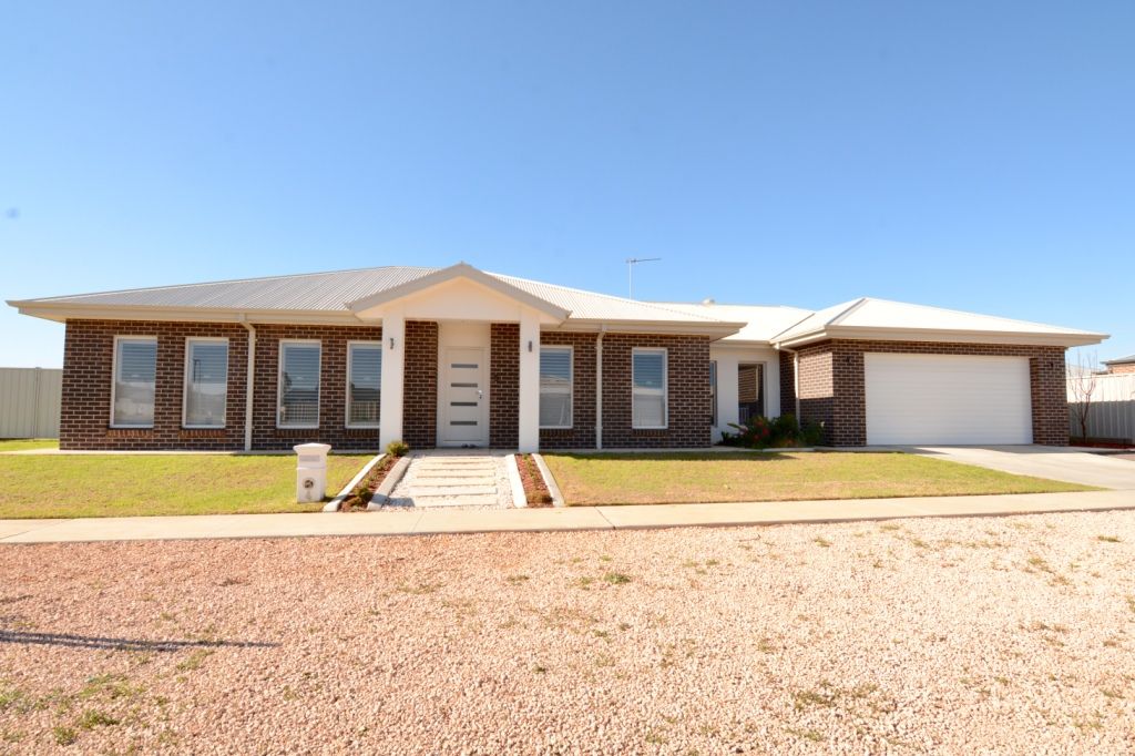 4 Clancy Way, Mildura VIC 3500 House For Rent 530 Domain