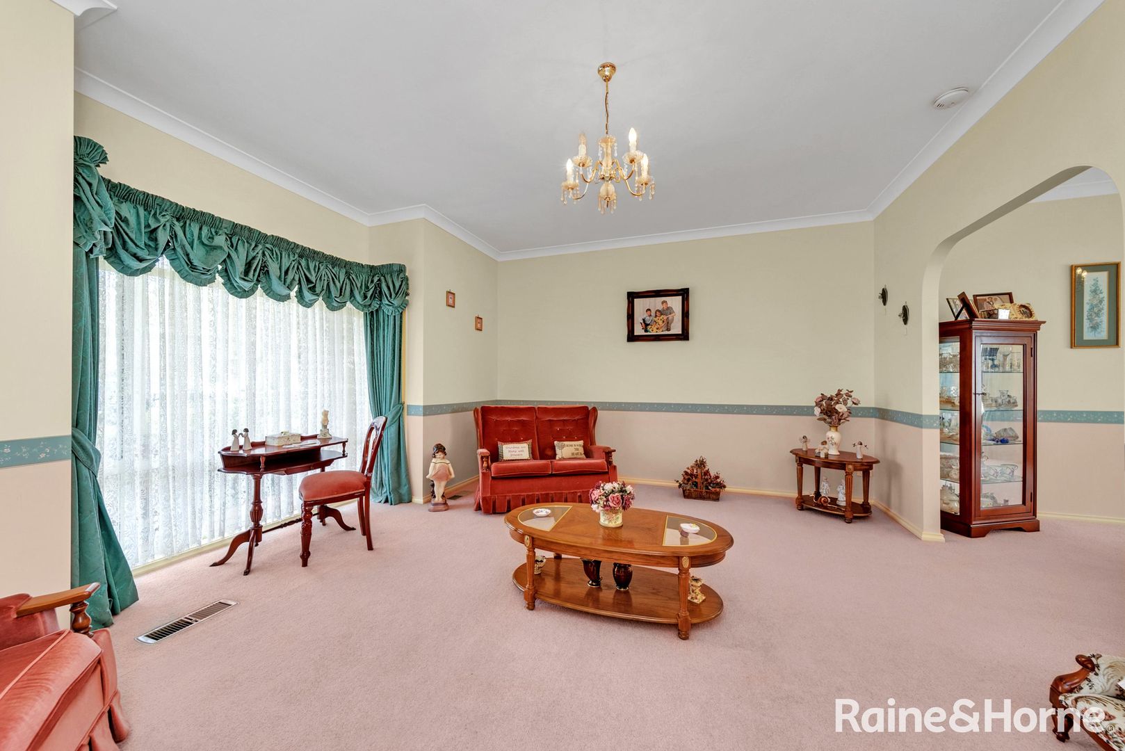 19 Angela Place, Goulburn NSW 2580, Image 2