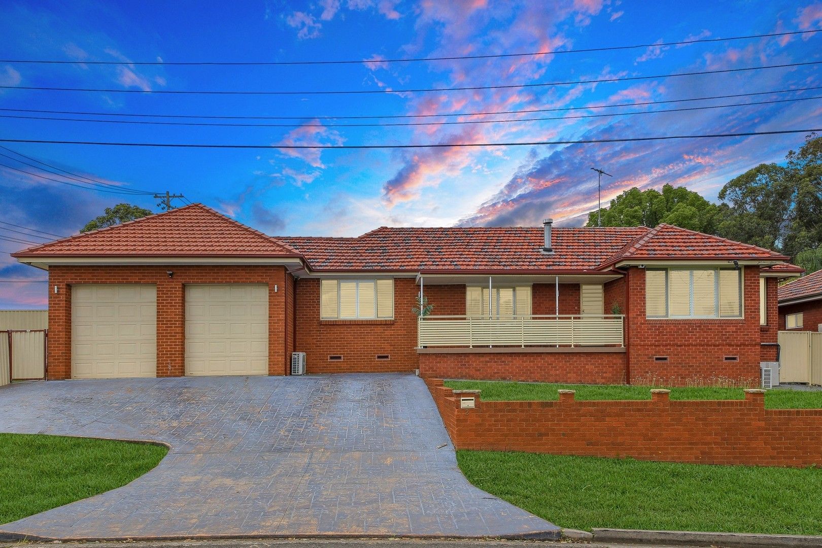 3 bedrooms House in 2 Collins Crescent YAGOONA NSW, 2199