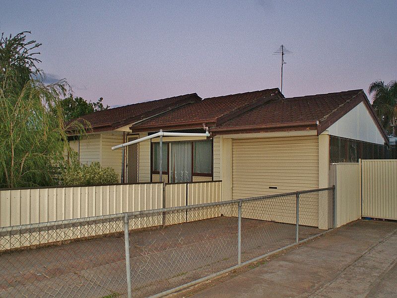 3 bedrooms House in 14 Gail Crescent MURRAY BRIDGE SA, 5253