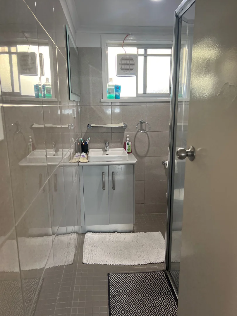 Additional image 5 of 2/143 Lake Albert Rd, Kooringal NSW 2650