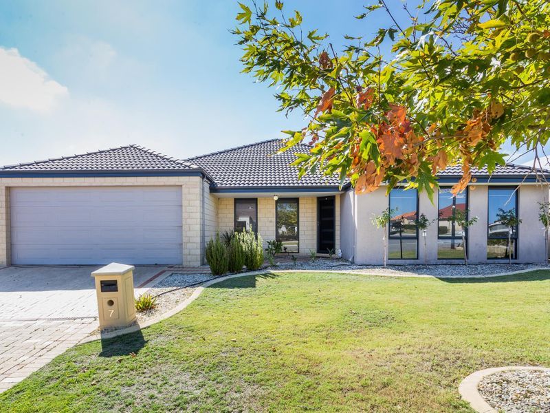 4 bedrooms House in 7 Belmore Bend AUBIN GROVE WA, 6164