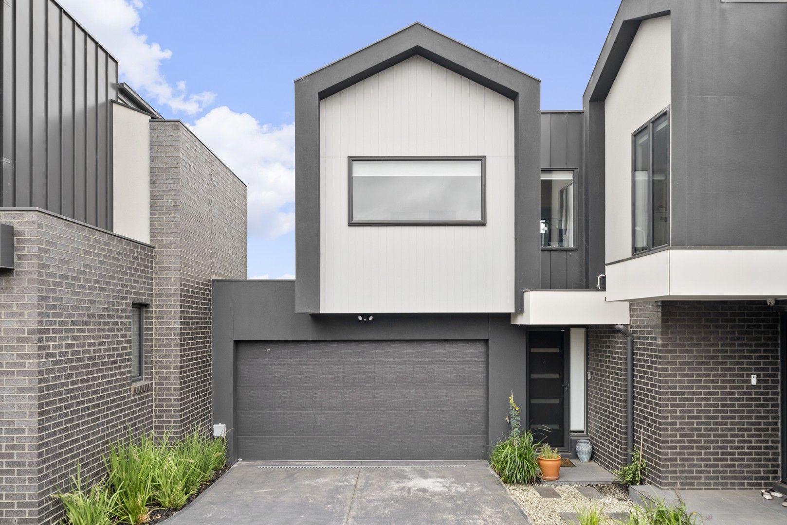 3 bedrooms Townhouse in 4/124 Essex Street PASCOE VALE VIC, 3044