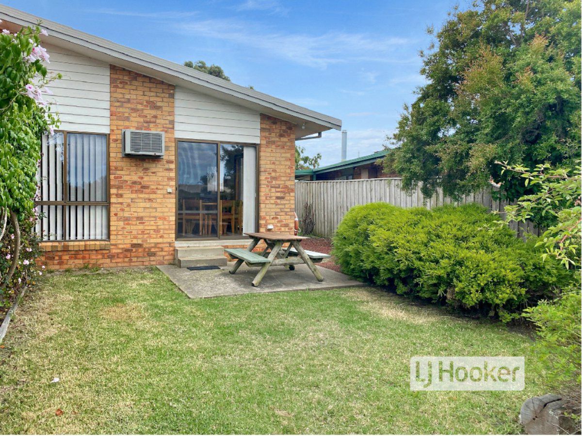 2 bedrooms Apartment / Unit / Flat in 1/2 Fort King Place PAYNESVILLE VIC, 3880