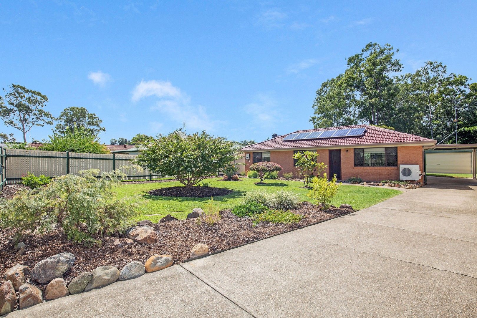 3 bedrooms House in 17 Guthrie Parade CARRARA QLD, 4211