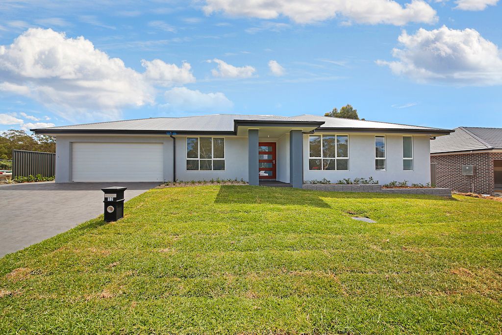 12 MANORINA PLACE, Tahmoor NSW 2573, Image 1