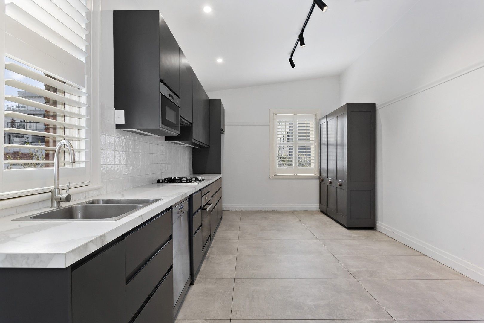 2 bedrooms Apartment / Unit / Flat in 4/137 Osborne Street SOUTH YARRA VIC, 3141