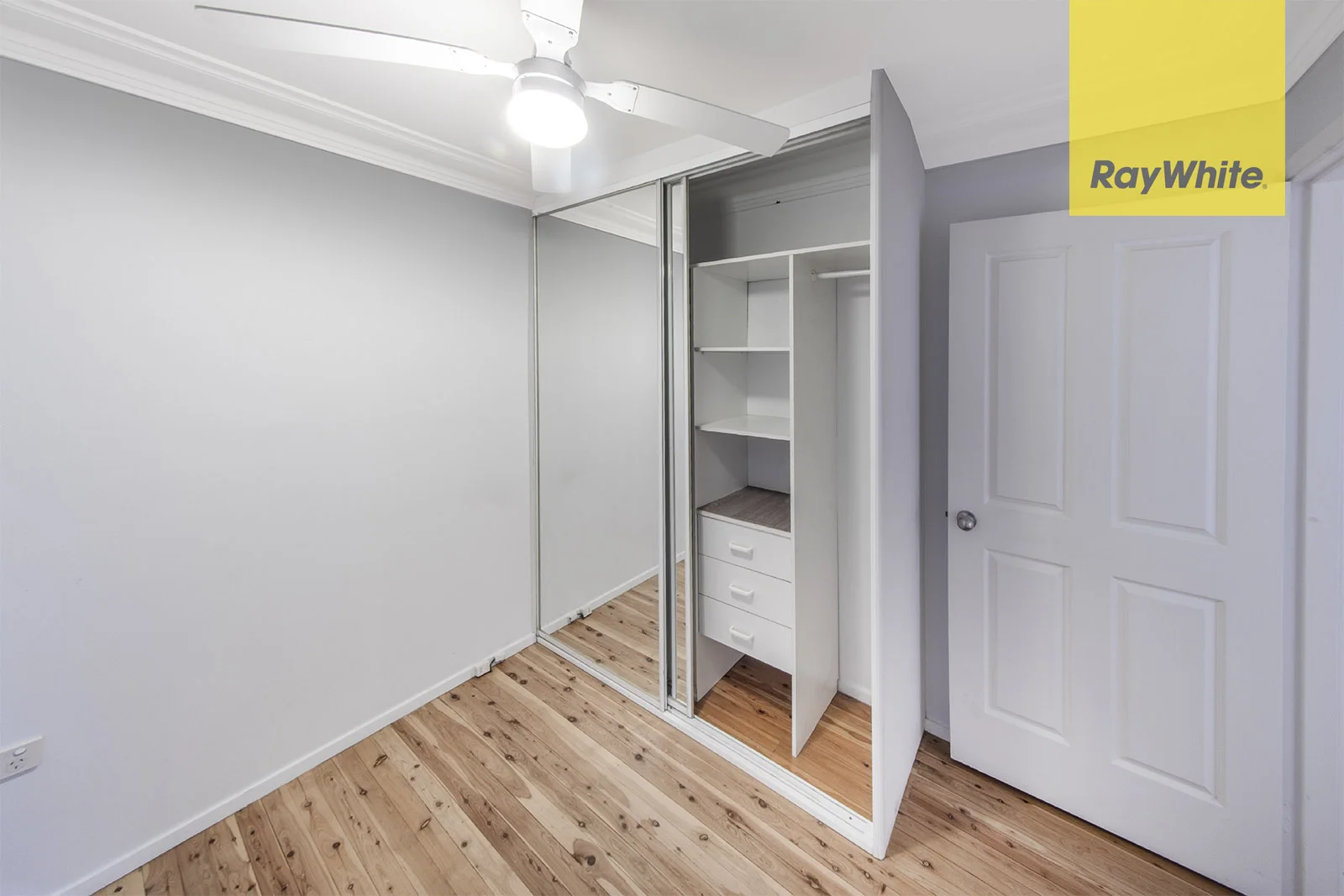 Additional image 17 of 2/Kerran Close, Cambridge Park NSW 2747