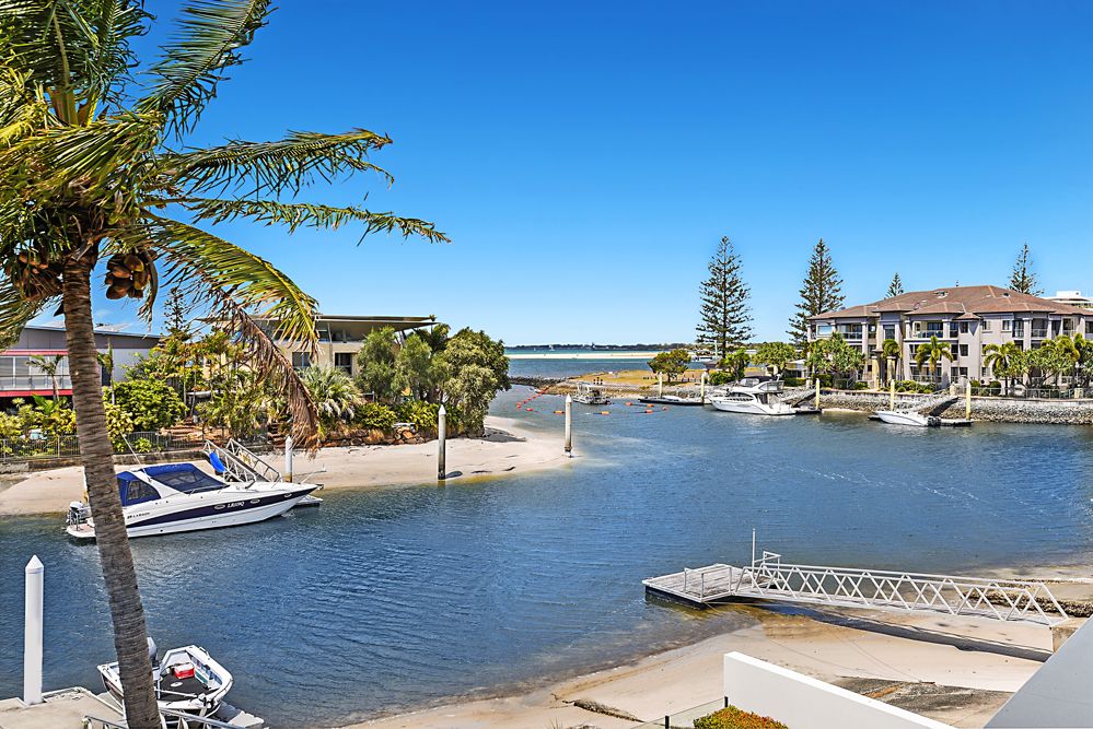 Property Report for 2/5 Canal Avenue, Runaway Bay QLD 4216