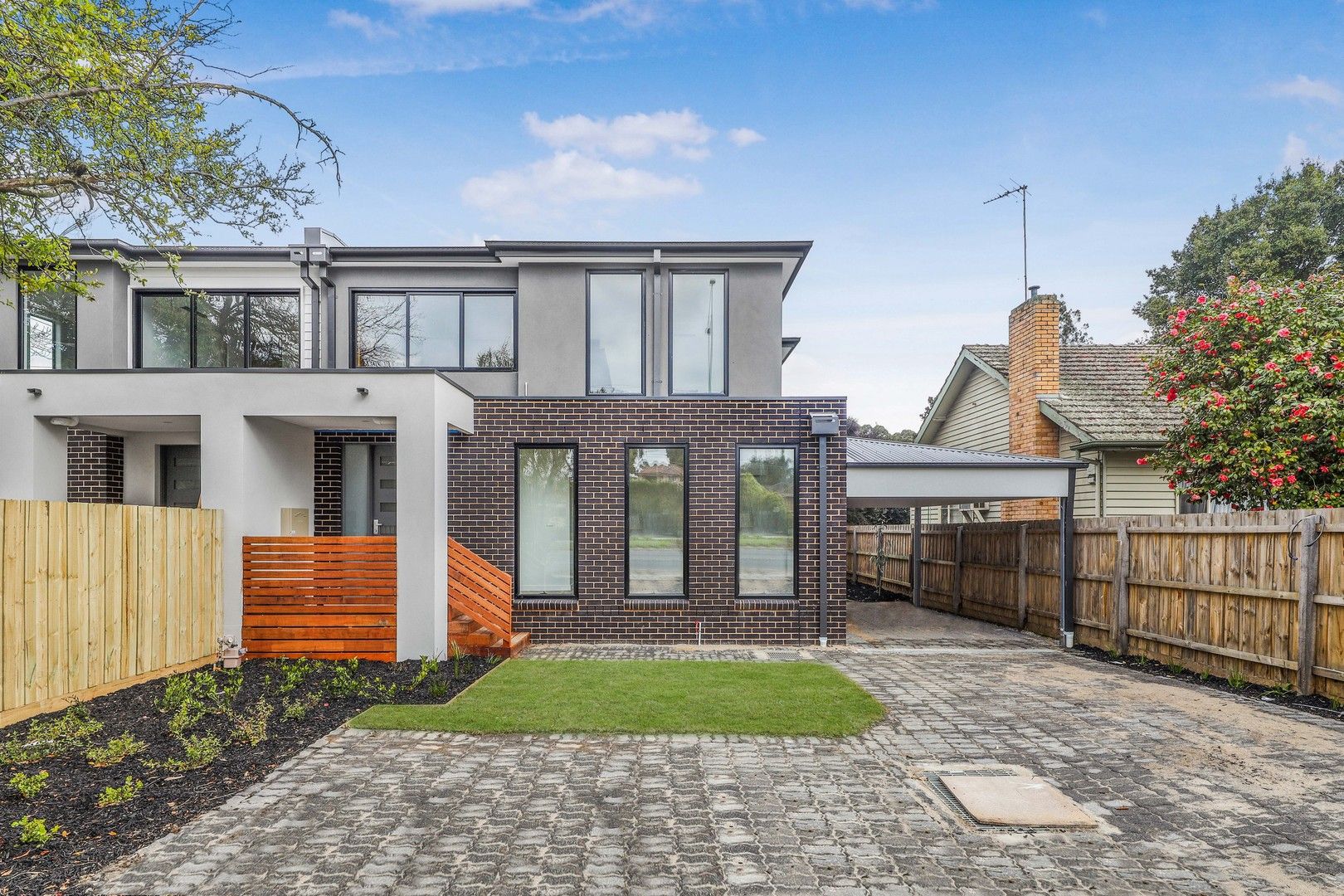 4 bedrooms Townhouse in 370A&B Mt Dandenong Road CROYDON VIC, 3136