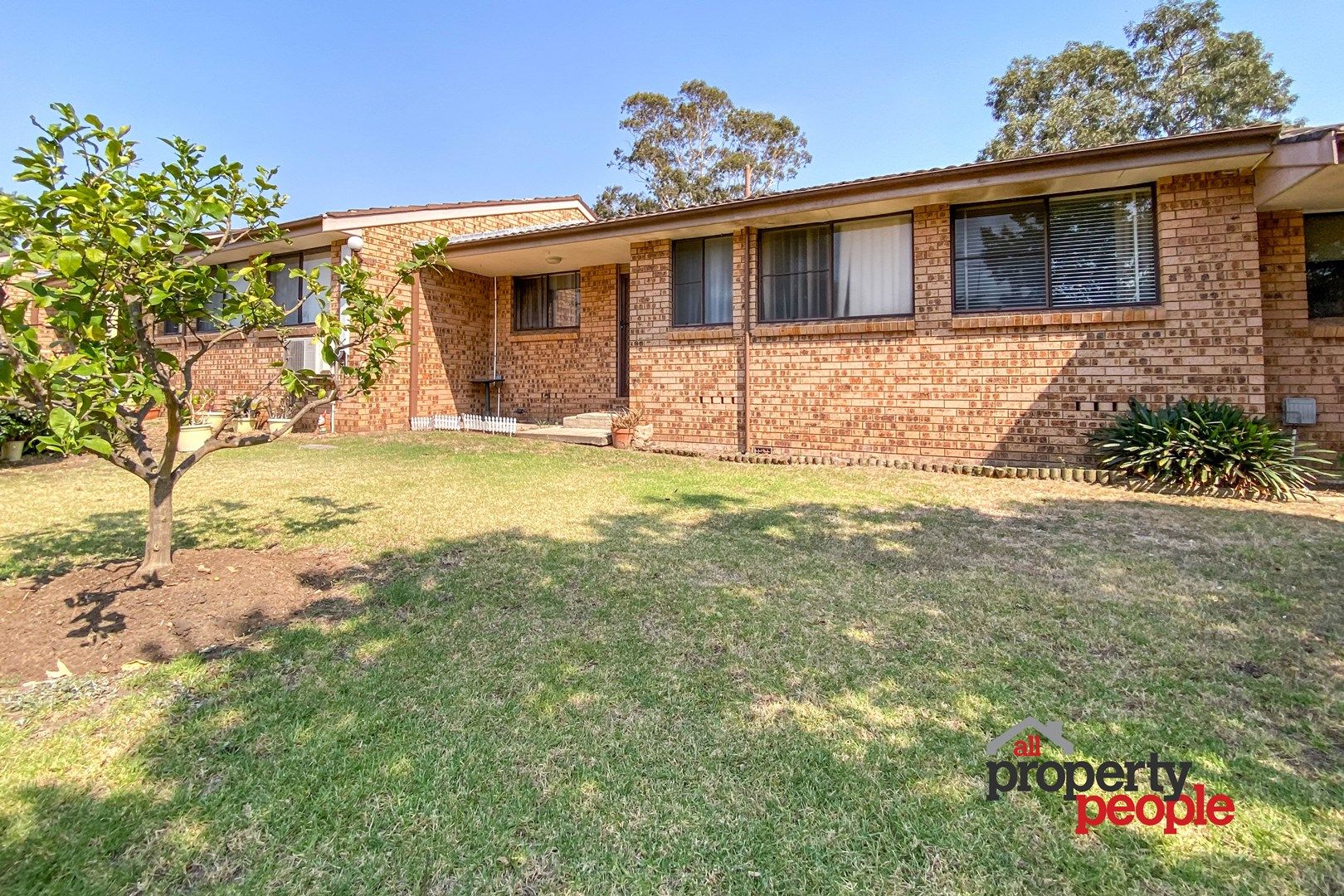 2/226 Harrow Road, Glenfield NSW 2167, Image 0