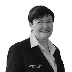 Jenny Campbell, Sales representative