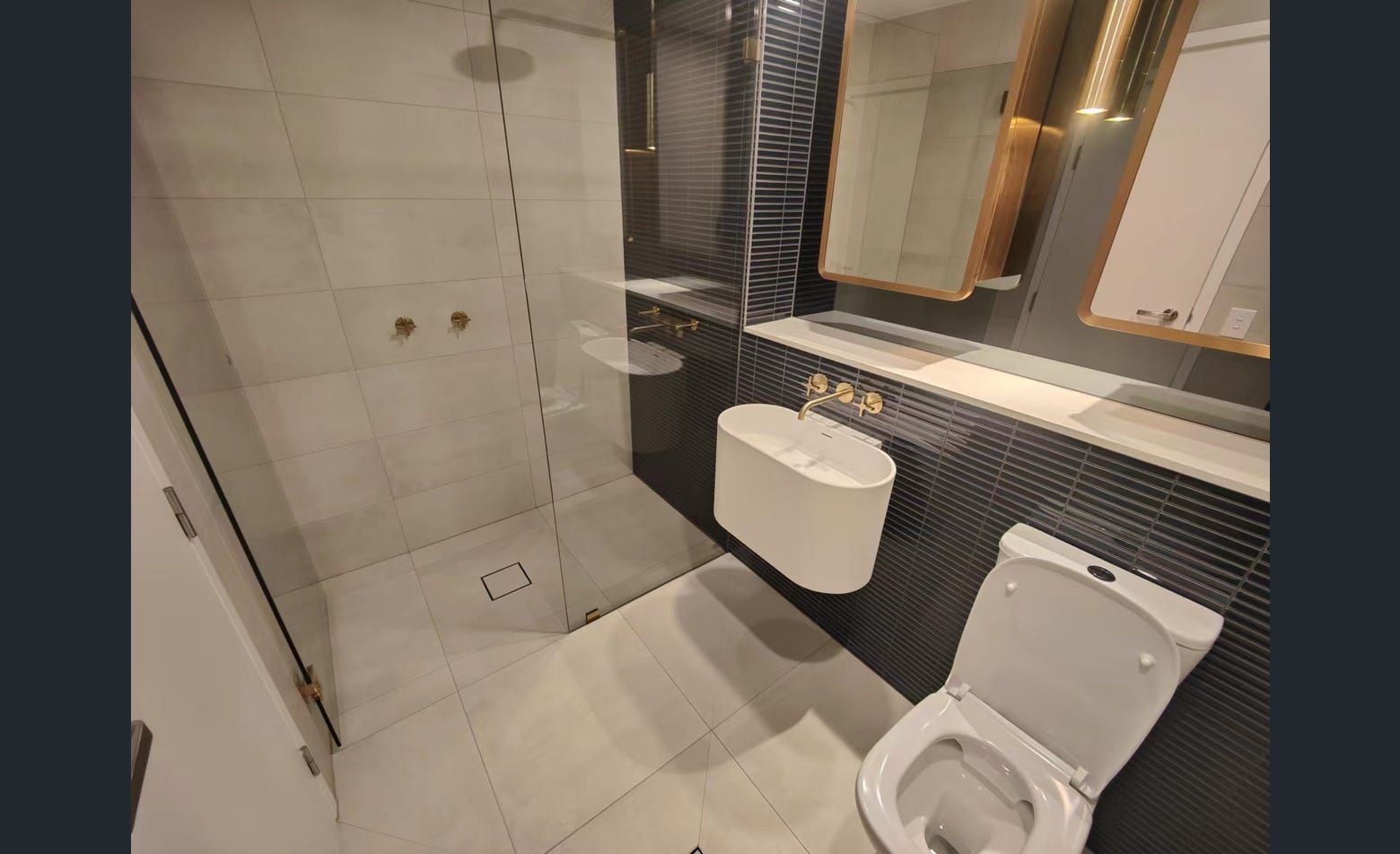 2 bedrooms Apartment / Unit / Flat in B503/93 Forest Road HURSTVILLE NSW, 2220