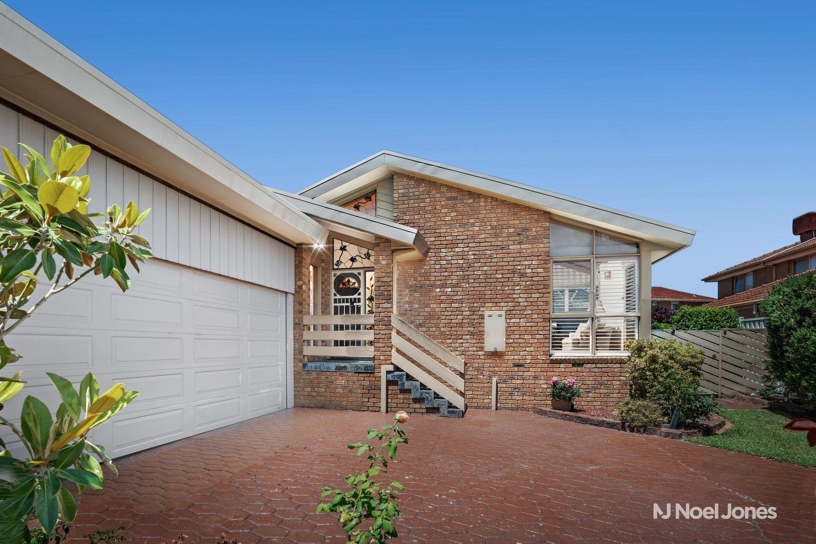 3 bedrooms House in 2 Fromelles Court WANTIRNA SOUTH VIC, 3152