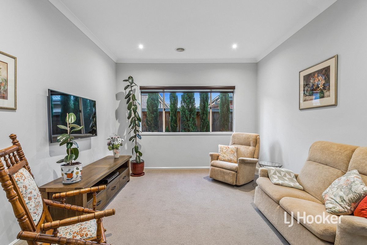 4 Bedarra Link, Point Cook VIC 3030, Image 2